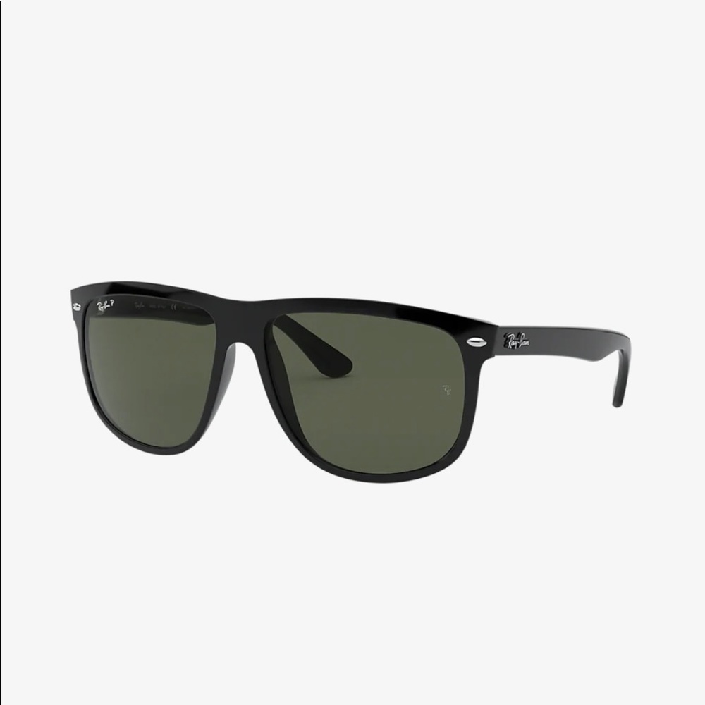Black Ray Ban sunglasses